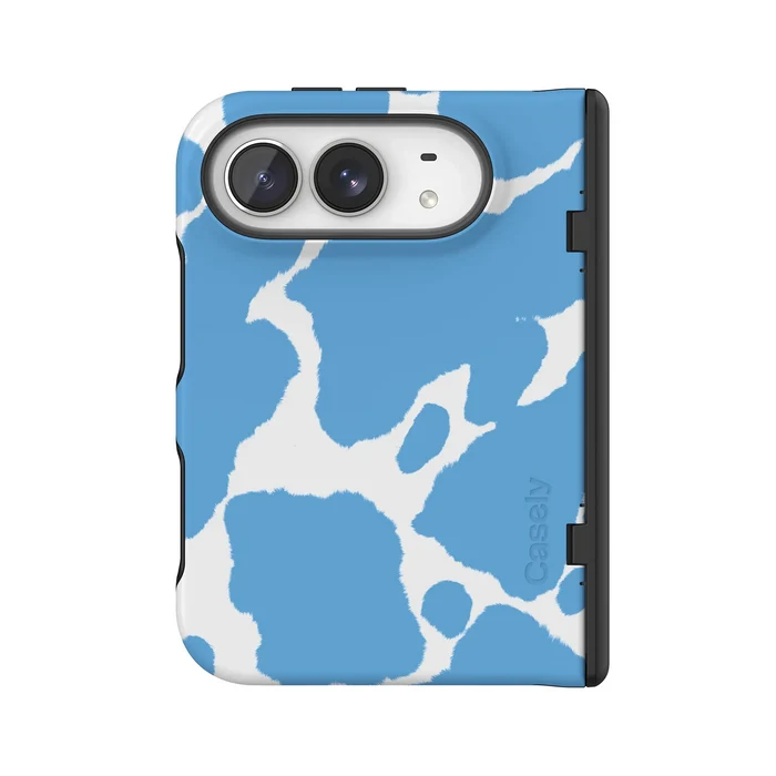 Current MOOd | Light Blue Cow Print Case iPhone Case get.casely Bold Flex + MagSafe® iPhone Duo