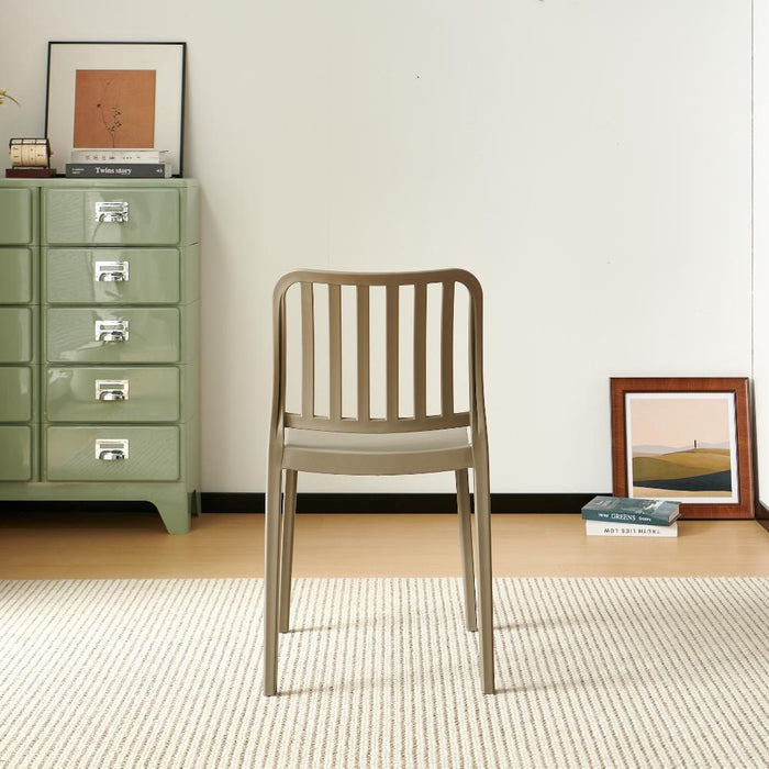 Silla Brooklyn, Taupe , Con Con espaldar en rayas y diseño minimalista