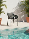 Silla con Brazos Miame, Negro, con espaldar y diseño moderno